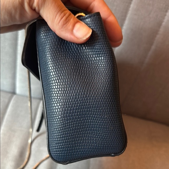 Kate Spade Blue Emmie Riverside Crossbody Bag with Sleek Design and Flap Closure - Picture 8 of 9